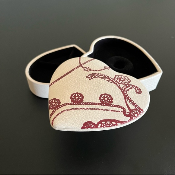 ❤️Pandora Heart-Shaped Pink Leather Jewelry Box Travel Case 2-Tiered - Picture 3 of 8